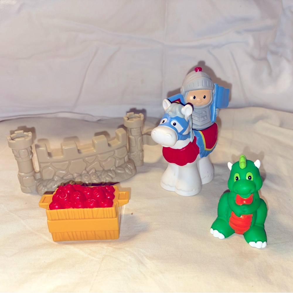 Sir Lance-A-Little - Fisher Price Little People 2003 - Vintage (Complete Set)